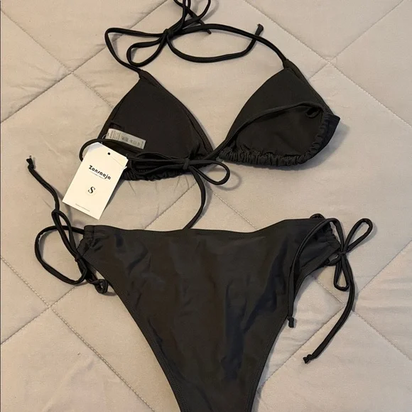 Black Bikini Set. Small - Picture 2 of 3